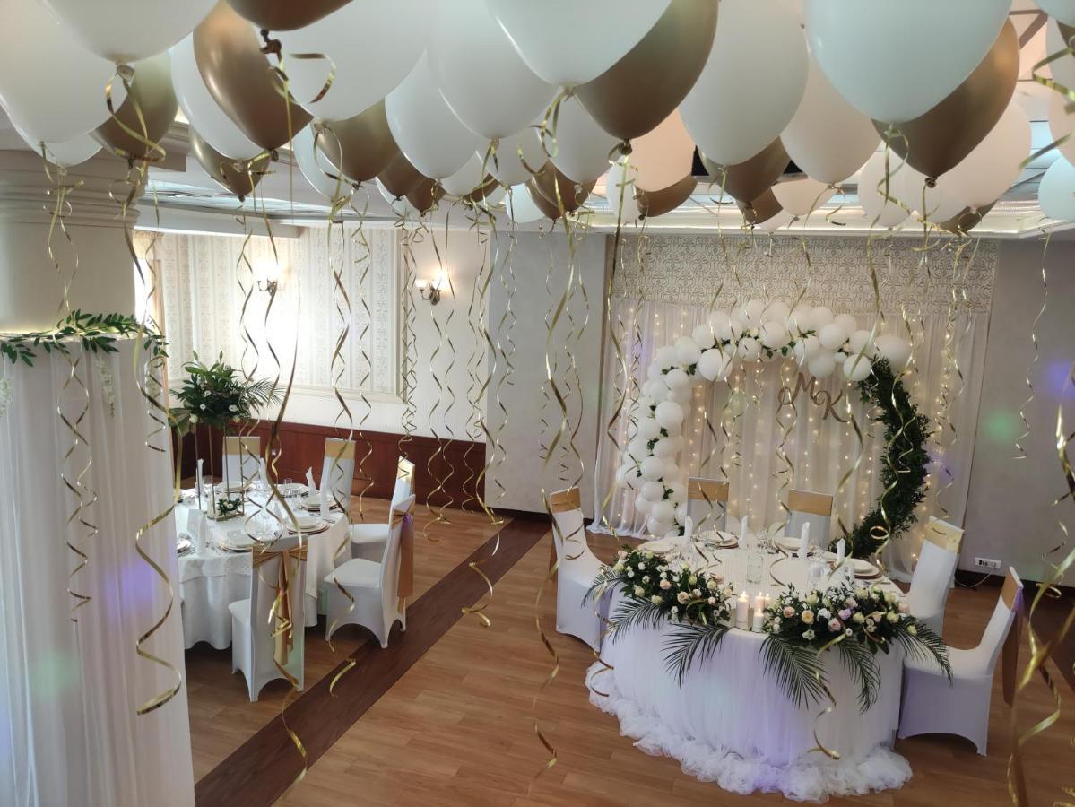 פאביאניצה Aviator Hotel Restauracja & Spa מראה חיצוני תמונה