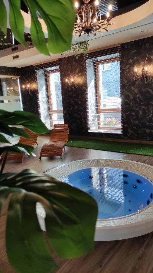 פאביאניצה Aviator Hotel Restauracja & Spa מראה חיצוני תמונה