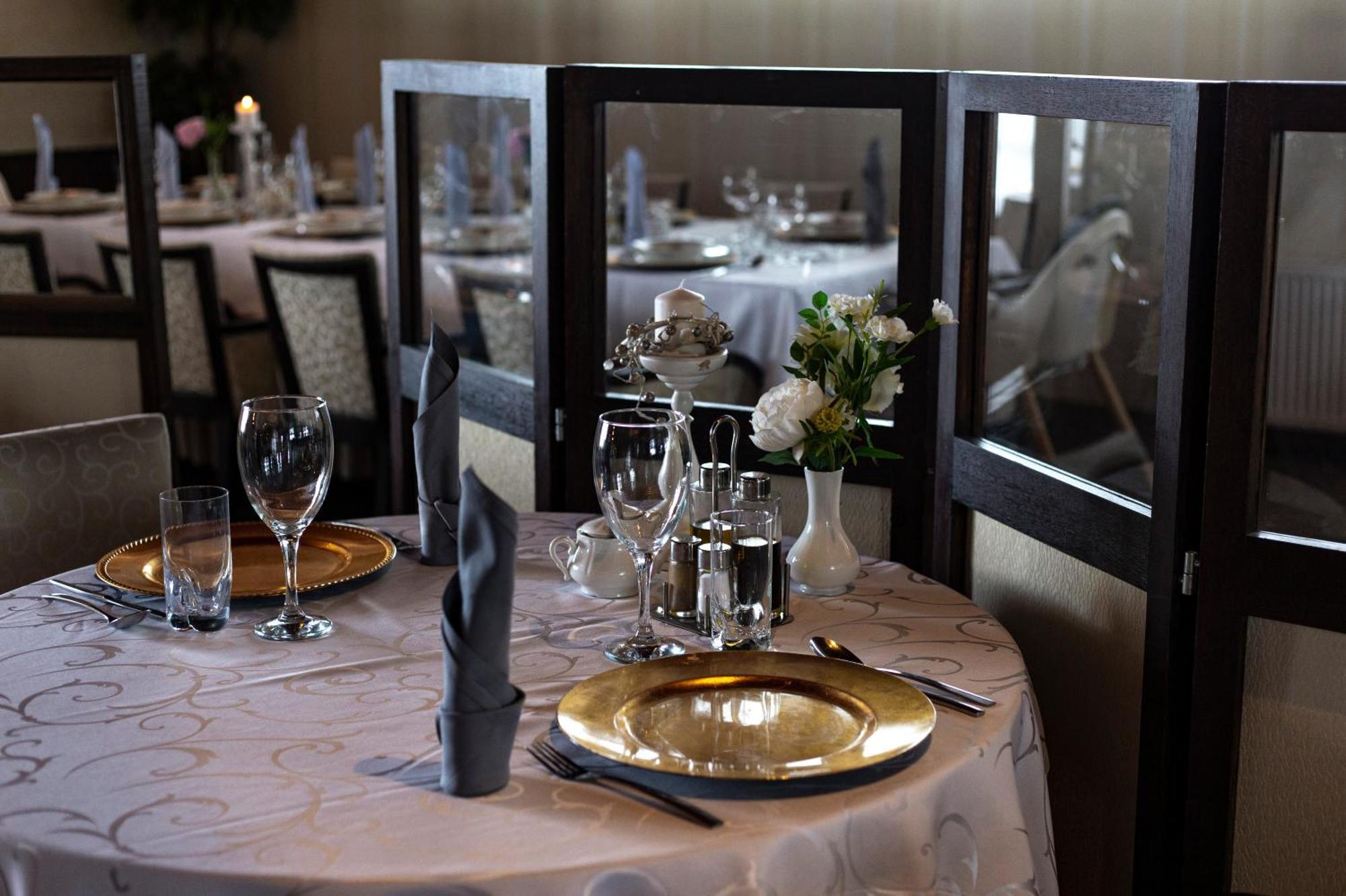 פאביאניצה Aviator Hotel Restauracja & Spa מראה חיצוני תמונה
