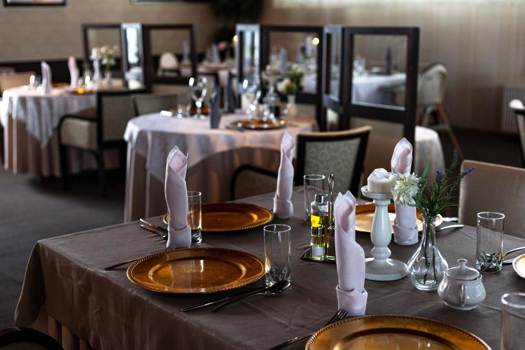 פאביאניצה Aviator Hotel Restauracja & Spa מראה חיצוני תמונה
