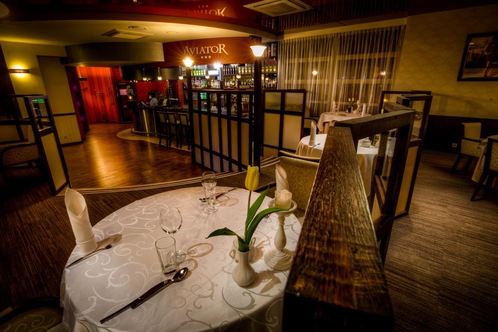 פאביאניצה Aviator Hotel Restauracja & Spa מראה חיצוני תמונה