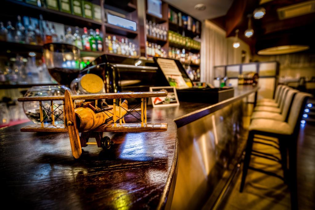 פאביאניצה Aviator Hotel Restauracja & Spa מראה חיצוני תמונה